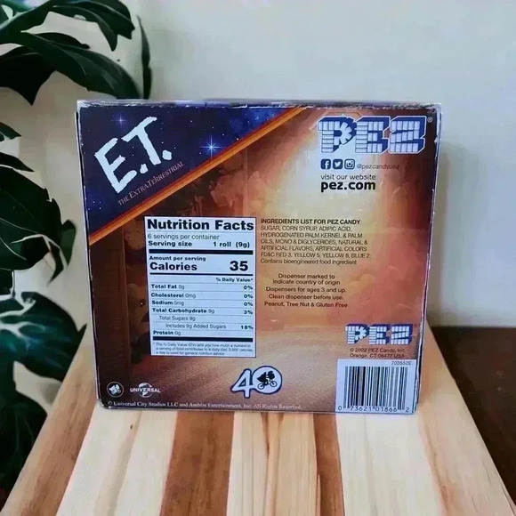 PEZ Candy Dispenser Set E.T. 40th Gift Set Extraterrestrial New in Box. - Picture 6 of 6